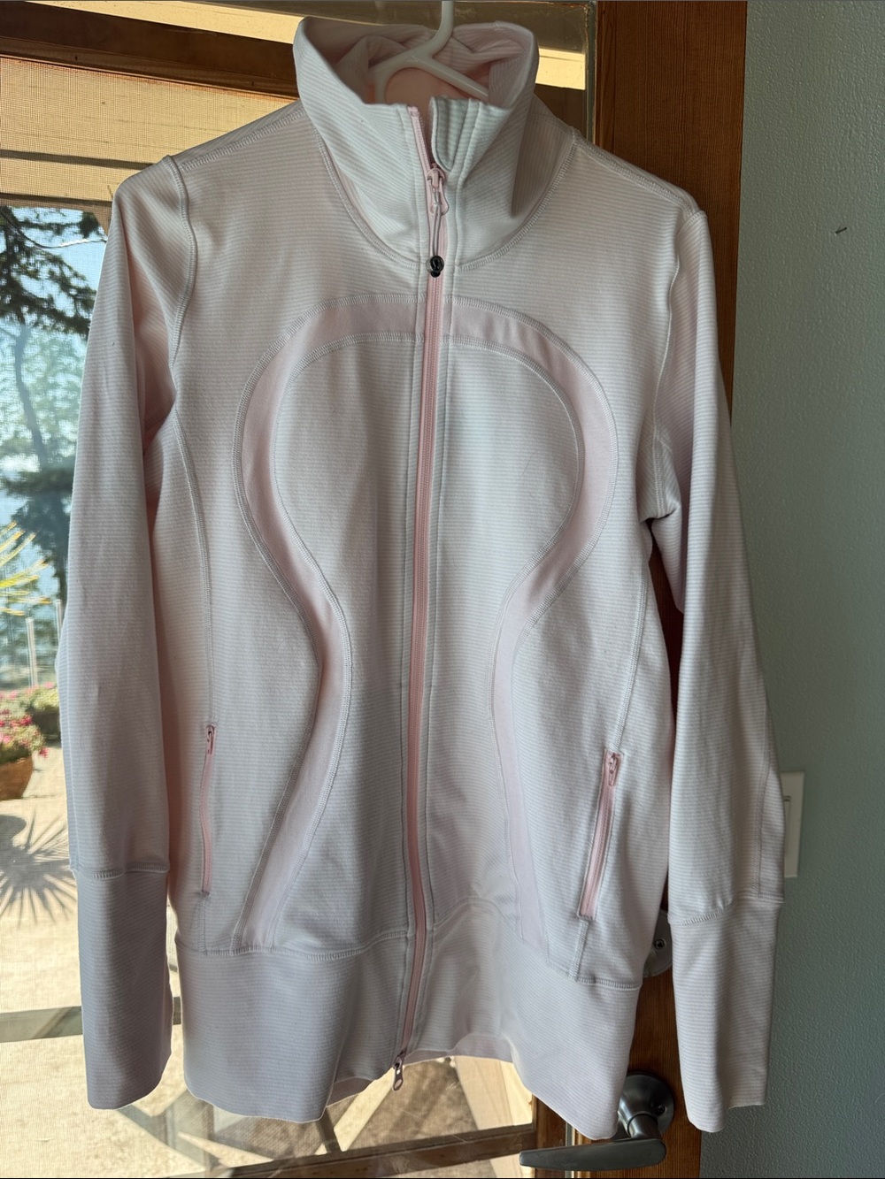 LULULEMON RETRO Women’s In Stride Jacket Pretty in Pink Size 10 Great condition!